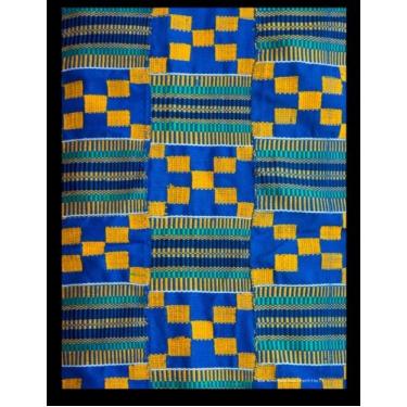 Imagem de Livro em branco pautado Blue Kente 8,5 por 11: 21,5 por 28 cm livro pautado com 100 páginas adequado como diário, caderno ou diário com uma foto de capa de um pedaço de pano Kente azul e amarelo