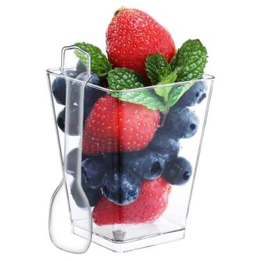 Imagem de SHOPDAY Copos de sobremesa de plástico de 140 gramas: pacote com 120 xícaras quadradas transparentes com colheres, cápsulas de aperitivo para aperitivos, copos pequenos de plástico, mini copos para