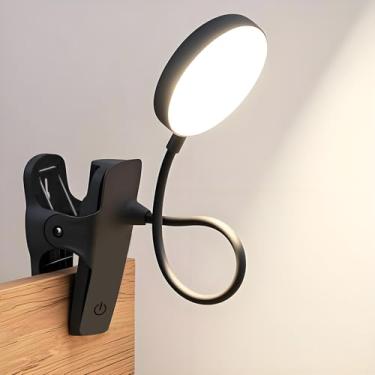 Imagem de Luz de encaixe essencial para dormitório, mini luminária de mesa portátil de 3 cores, mini luminária de mesa operada por bateria com grampo, luzes de leitura Lightweiht para livros, beliche, cabeceira