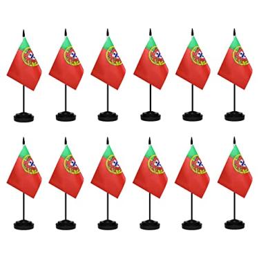 Imagem de Conjunto de mini bandeiras de mesa pequenas de Portugal com mastro preto de 33 cm, base preta e topo de lança, bandeira de mesa de luxo de Portugal, decoração de casa, decoração de escritório, celebrações de festival (pacote com 12)