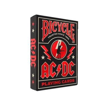 Imagem de Bicycle Cartas de baralho ACDC, possui títulos icônicos de músicas ACDC e designs de bandas, vermelho e preto, 1 baralho