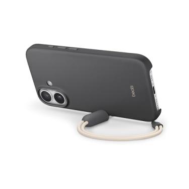 Imagem de Beats Capa com Suporte para iPhone 17 com MagSafe e Controle da Câmera, Suporte e Cordão integrados, Acabamento Fosco com Revestimento em Microfibra – Cinza-granito