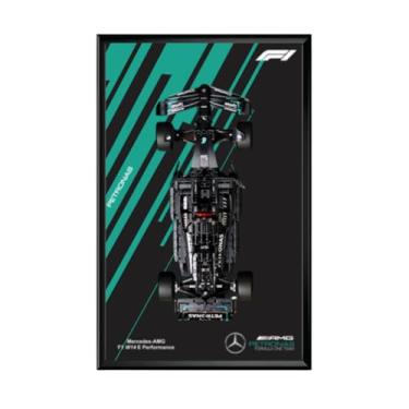 Imagem de Quadro Expositor para Carro F1 Mercedes AMG, Tamanho 50x80cm, Impressão UV no Acrílico, Incluso 2 Ganchos, Moldura Preta (Tipo B)