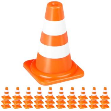 Imagem de Alyoen 30 Peças De Mini Cones Trânsito 1 Polegada, Pequeno Brinquedo Natal Em Miniatura Laranja Para Crianças, Cone Bloco Construção E Placa Rua Brincadeira Faz Conta