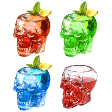 Imagem de REUJIHXY 4 peças copo de vidro de caveira de Halloween copo de vinho multiuso transparente rosto de caveira copo para coquetel Margarita Whisky suco para Halloween temático decorações de festa