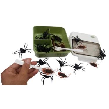 Imagem de Kit Halloween susto pegadinha pote com 10 aranha + 10 baratas + utensi