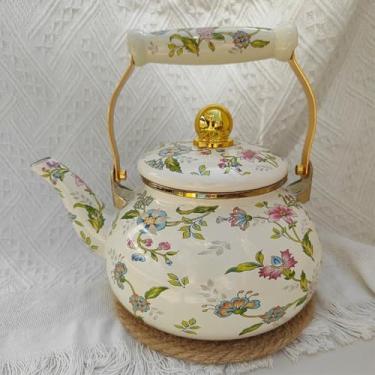 Imagem de Yadlan Chaleira de chá esmaltada estilo vintage bule de esmalte floral, chaleira de indução para cachimbo chaleira de chá de água quente turca com cabo frio para cozinha C