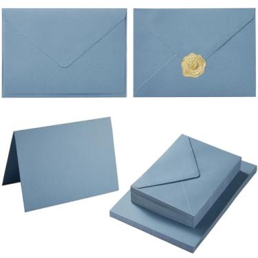 Imagem de Pacote com 50 envelopes A6 azuis empoeirados com cartões 10 x 15 cm de espessura dobrados e adesivos dourados para cartões comemorativos, casamento, aniversário, convites, chás de bebê (azul escuro