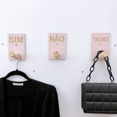 Imagem de 3 Ganchos Pendurador Provador loja roupas boho rosa premium