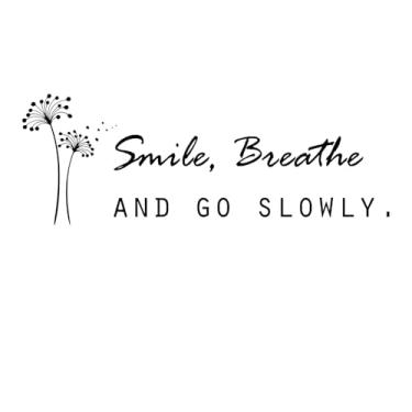 Imagem de Decalque de parede Smile, Breathe and Go Slowly – Adesivo de vinil com citação inspiradora Mindfulness para ioga ou meditação decoração de lema relaxante positivo