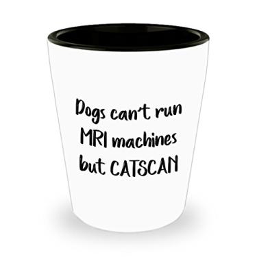 Imagem de Copos medicinais para trocadilhos – Cães não podem correr máquinas de Ressonância Magnética mas Catscan – Ideia de de Natal