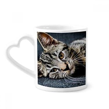 Imagem de Gato listrado gato animal relaxar adorável caneca café cerâmica copo coração vidro