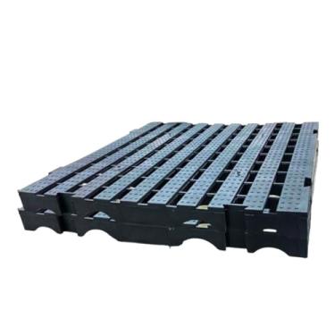 Imagem de Piso Plástico Estrado Vazado, Modular para Áreas Externas e Internas, Preto, 50x50cm, Base Antiderrapante (2)