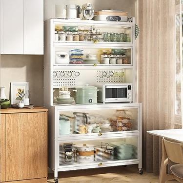 Imagem de Rack de armazenamento de madeira montado na parede, armário de cozinha em camadas independente com rodas, porta dobrável, 8 ganchos para organização eficiente da cozinha e soluções de armazenamento