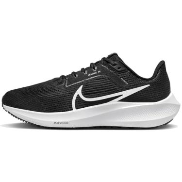 Imagem de Nike Pegasus 40 Tênis de corrida feminino (extra largo) (FN7991-001, preto/cinza ferro/branco) tamanho 42