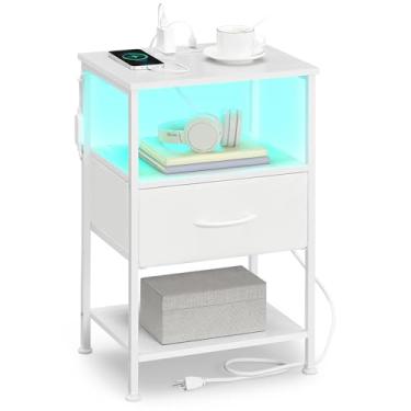 Imagem de SONGMICS Coleção Bellah – Mesa de cabeceira com estação de carregamento e luzes de LED ajustáveis controladas por aplicativo, mesa lateral de cama, 1 gaveta e 2 prateleiras abertas, quarto, branco