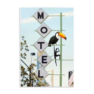 Imagem de Stupell Industries Arte de placa de parede de sinal de tucano em motel, design por Ashley Singleton, 25,4 x 38,5 cm