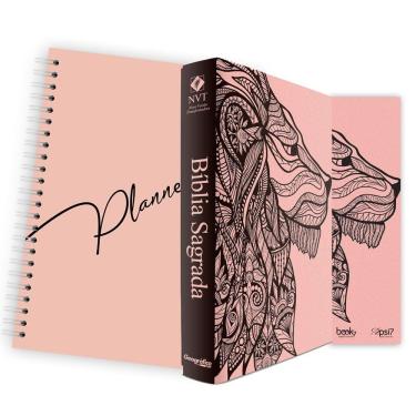 Imagem de Kit Leão Rosa - Planner Capa Lisa + Bíblia Capa Dura NVT + Marca Página