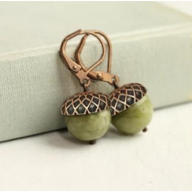 Imagem de 2 peças de brincos femininos elegantes vintage verde bolota, adequados para roupas e acessórios de festa todos os dias