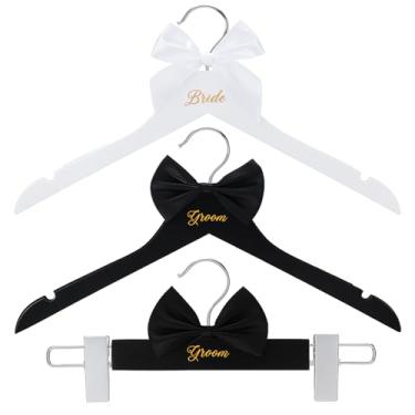 Imagem de Beeveer 3 cabides de noiva e noivo para vestido com clipes, cabide de madeira de casamento com gravata borboleta para camisa do Sr. e Sra. Terno de smoking, presente de casamento, dama de honra, chá