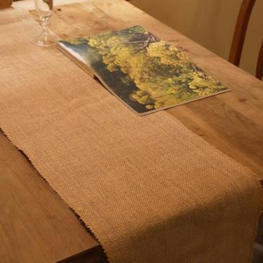 Imagem de Jarhooart Caminho de mesa de serapilheira - 2 pacotes 30,5 cm x 274,3 cm caminho de mesa de juta, cor natural, perfeito para casamentos rústicos, corredores de mesa, decorações e artesanato (2, 30,5