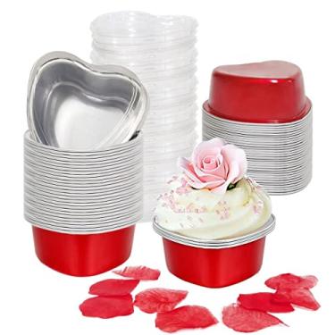 Imagem de Formas de bolo em forma de coração para assar com pétalas vermelhas, BLVRYVIO 50 conjuntos de copos de cupcake de alumínio com tampas, mini formas vermelhas descartáveis de 100 ml para festas de