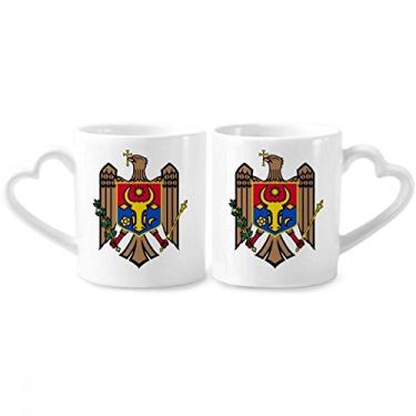 Imagem de Moldávia Europa National Emblem Conjunto de canecas de porcelana para casais, copo de cerâmica para amantes, alça de coração