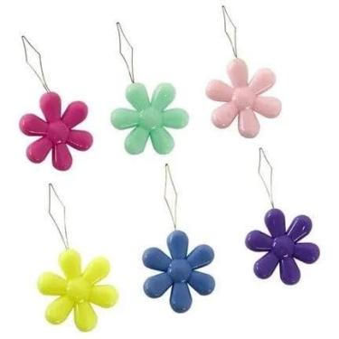 Imagem de Passador de Linha Colorido com Estampa de Flor, Enfiador que Auxilia a Colocar o Passador na Agulha de Forma Prática(3)
