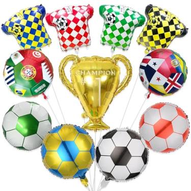 Imagem de 11 peças de balões de futebol 4D troféu da Copa do Mundo 2026 decorações de festa de futebol para fãs de bola tema esportivo feliz aniversário conjunto de balões de ouro branco verde decoração