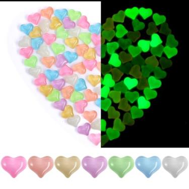 Imagem de Halloscume 200 peças de pedras preciosas em forma de coração que brilham no escuro para o dia dos namorados, mini resina luminosa em forma de coração para mesa e festa de casamento, enchimento de vaso