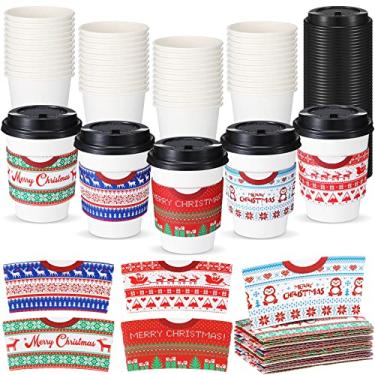 Imagem de Pacote com 50 xícaras de café descartáveis de Natal de 355 ml com tampas e mangas de xícara de café de papel com tampas planas e mangas para festa de Natal chocolate quente café chá de cacau (padrão de suéter)