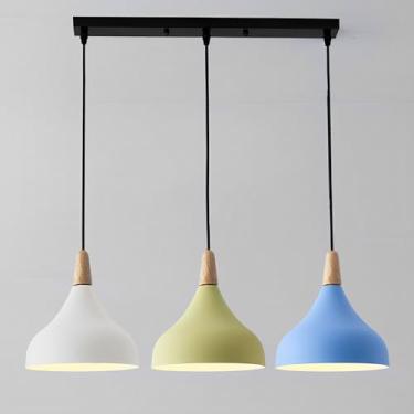 Imagem de Lustre moderno de metal colorido com 3 lâmpadas e soquete E26 para iluminação de interiores, ideal para ilha de cozinha, sala de jantar e quarto. Perfeito para iluminação pendente linear em