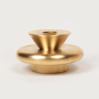 Imagem de Castiçal de latão PP: Latão sólido elegante e durável | Serve para velas de 0,9 cm de diâmetro | Decoração de casa | Dimensões: 4,16 cm x 2,3 cm
