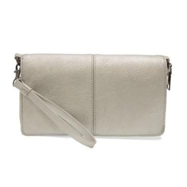 Imagem de Joy Susan Bolsa feminina fashion Everly Organizer Flap Crossbody, Prata metálica.