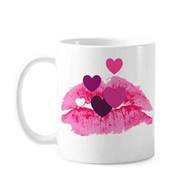Imagem de Caneca de cerâmica para café e porcelana com corações de lábios rosa para Dia dos Namorados