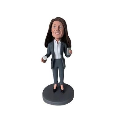 Imagem de Bobblehead profissional de negócios feminino em terno com xícaras de café feitas à mão personalizado a partir da sua foto, ótimo presente para mulheres de negócios, irmãs, filhas, colegas, ideal para