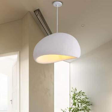 Imagem de Lustre E27 branco com cúpula semicircular irregular, estilo Wabi-sabi. Luminária pendente com altura ajustável e design artístico simples. Ideal para lavanderia, corredor, café, porão e deco