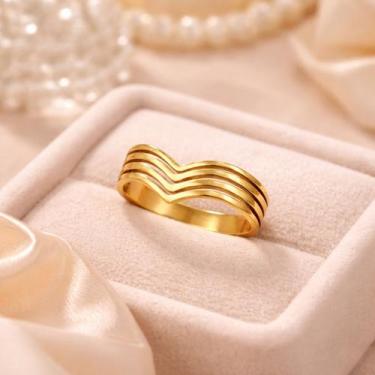 Imagem de Anel Feminino Largo Design V Dourado em Aço Inox Tamanho:24 - Lys Lazu