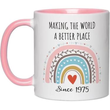 Imagem de FUNNYUNCLE Presentes de aniversário de 50 anos para mulheres, caneca de café de cinquenta anos, tornando o mundo um lugar melhor desde 1975 xícara de chá 325 ml