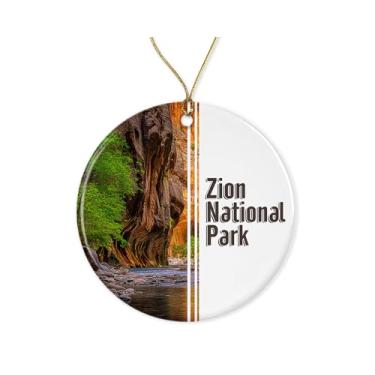 Imagem de ZoZi9xDesigns Enfeite do Parque Nacional de Zion - Enfeite de Natal de Utah - Lembrança de viagem de cerâmica - Lembrança de viagem - Decoração de árvore de Natal impressa em ambos os lados