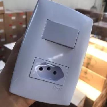 Imagem de TOMADA HOME CONJUNTO 1 TOMADA 20A COM 1 INTERRUPTOR SIMPLES BRANCO BLUX MODELO 4X2 PLACA/ESPELHO SUPORTE MODULO 104671