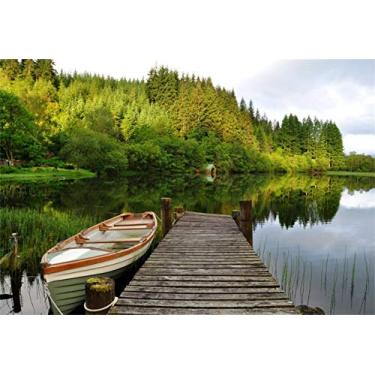 Imagem de Laeacco – Papel de parede para banheiro com cenário de barco do rio Berthed Tranquil de 2 m x 1,8 m de vinil com imagem de madeira exuberante do Lago Wharf