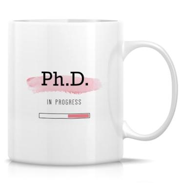 Imagem de Retreez Caneca engraçada para estudantes de doutorado - PhD in Progress - xícara de café ou chá de cerâmica de 325 ml - Presente bem-humorado para aspirantes a estudiosos e candidatos a doutorado -