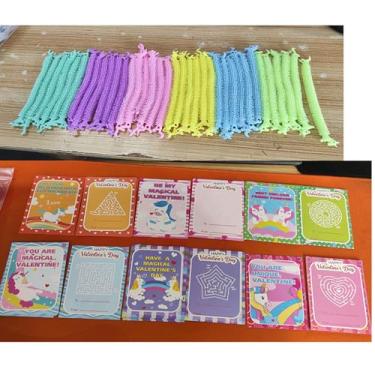 Imagem de Seenelling Pacote com 36 cartões de presente de dia dos namorados com cordas elásticas multicoloridas conjunto de brinquedos para troca de sala de aula, brinquedos fidget para adultos, cartões