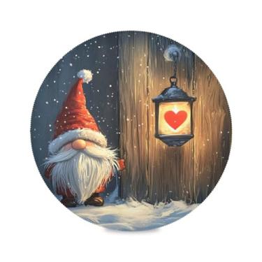 Imagem de STAYTOP Jogo americano redondo de gnomo fofo de Natal 6 peças, tapetes de mesa antiderrapantes fáceis de limpar para decoração de mesa de festa de churrasco em casa