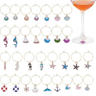 Imagem de WADORN 50 conjuntos de pingentes de taça de vinho, pingentes temáticos de praia, marcadores e identificadores de vidro para degustação de vinhos, decorações de festa de verão para copos de caule