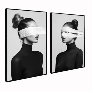 Imagem de Quadros Decorativos Mulher moderno luxo preto branco quarto com moldura e vidro (Moldura Preta, 60x80, Com Vidro)