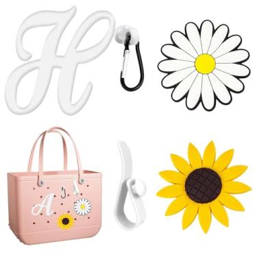 Imagem de YRAKOZIN [5 pingentes de letras compatíveis com acessórios de bolsa Bogg (alfabeto, margarida, girassol, porta-chaves, ganchos inseridos), inserção de borracha de PVC para decoração de sacola de