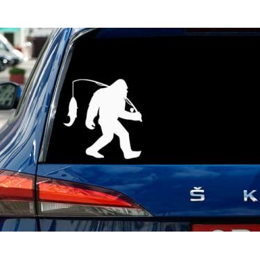 Imagem de Decalque de carro de pesca Pé Grande - Adesivo engraçado Sasquatch Yeti para caminhão - barco - ou refrigerador - impermeável ao ar livre 8 polegadas presente de acampamento para pescadores e amantes