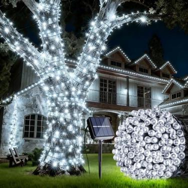 Imagem de Joomer Cordão de luzes solares de Natal - 9FT 100LED 8 modos de iluminação, luzes de fadas à prova d'água para decoração de jardim, quintal, pátio e árvore (branca)